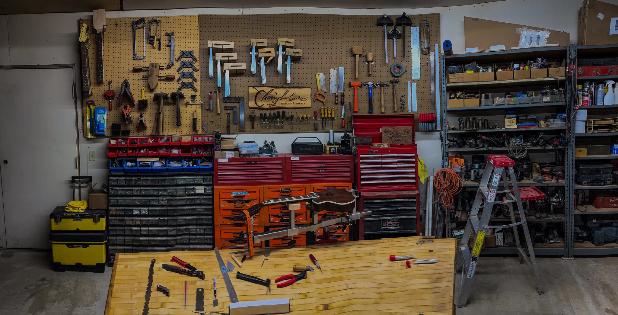 ShortysGuitarShop--03